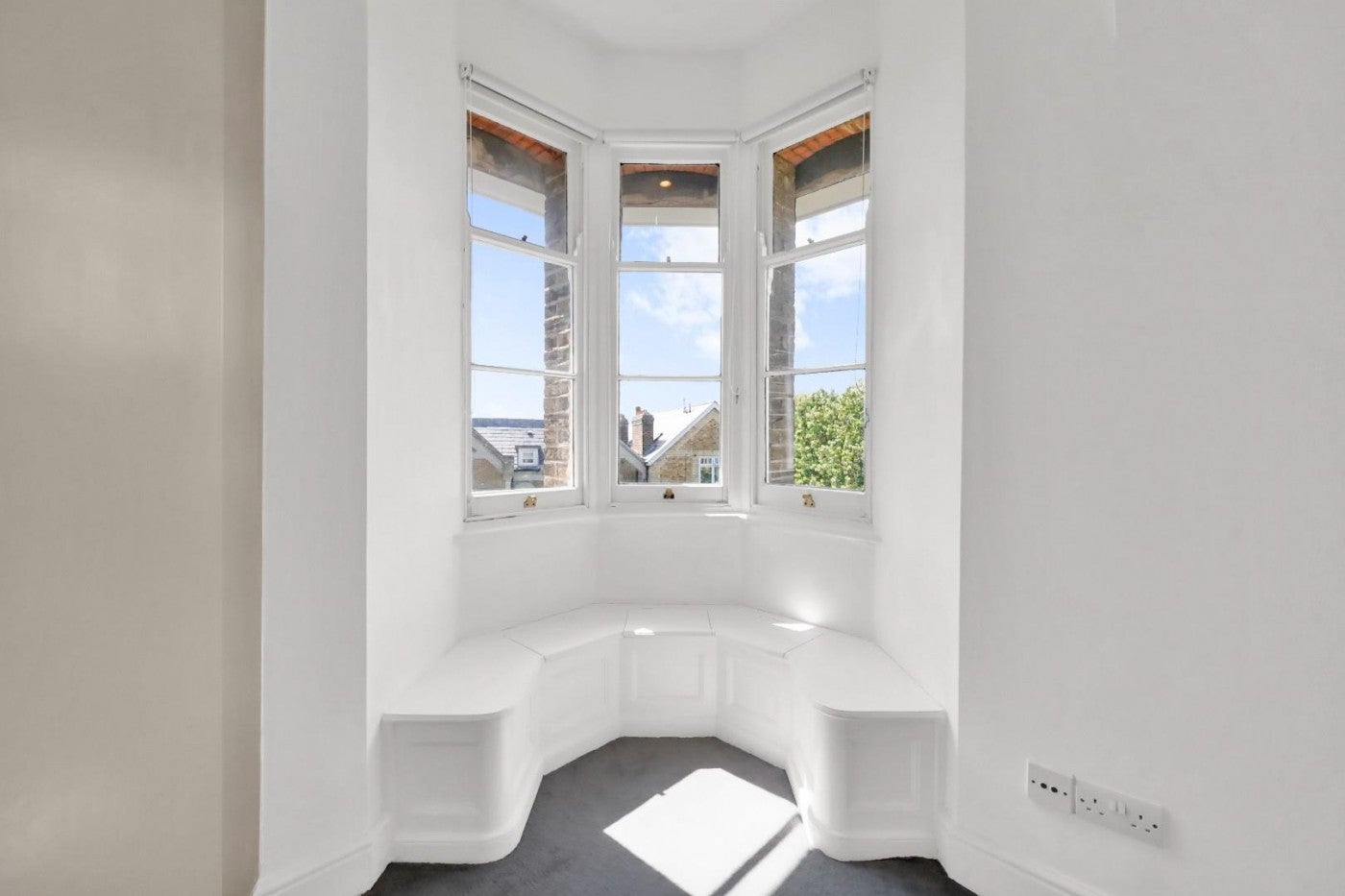 Flat Prince Arthur Road in Greater London