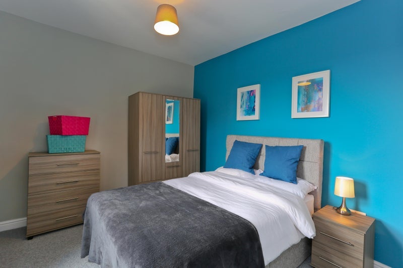 Room Marshall Terrace in Leeds
