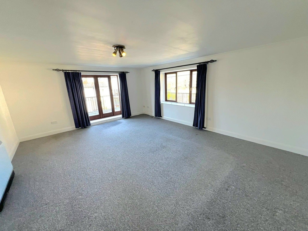 Flat Cambeltown Way in Falmouth