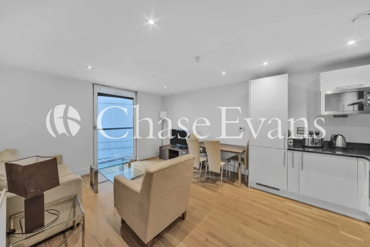 Flat Millharbour in Greater London