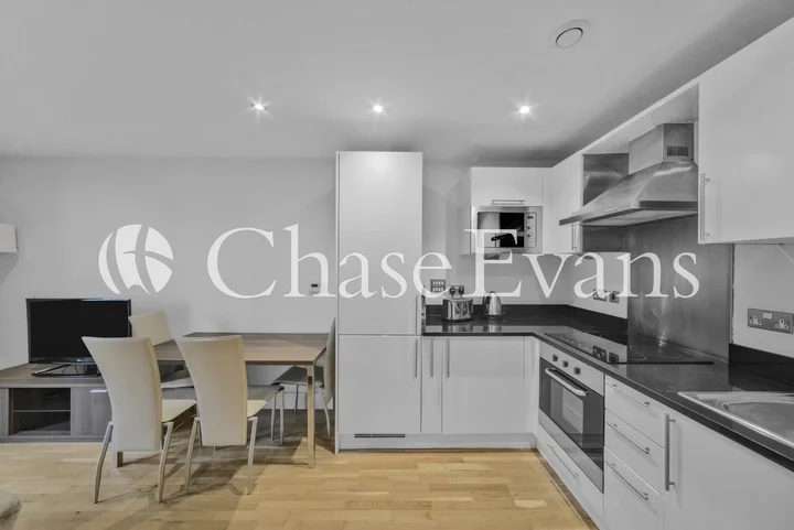 Flat Millharbour in Greater London