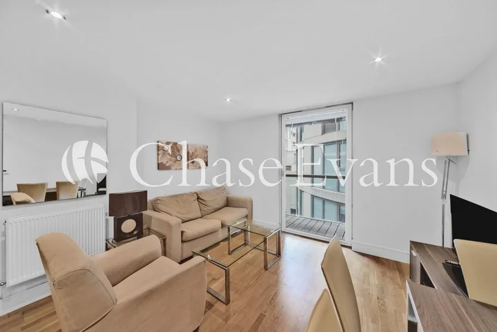 Flat Millharbour in Greater London