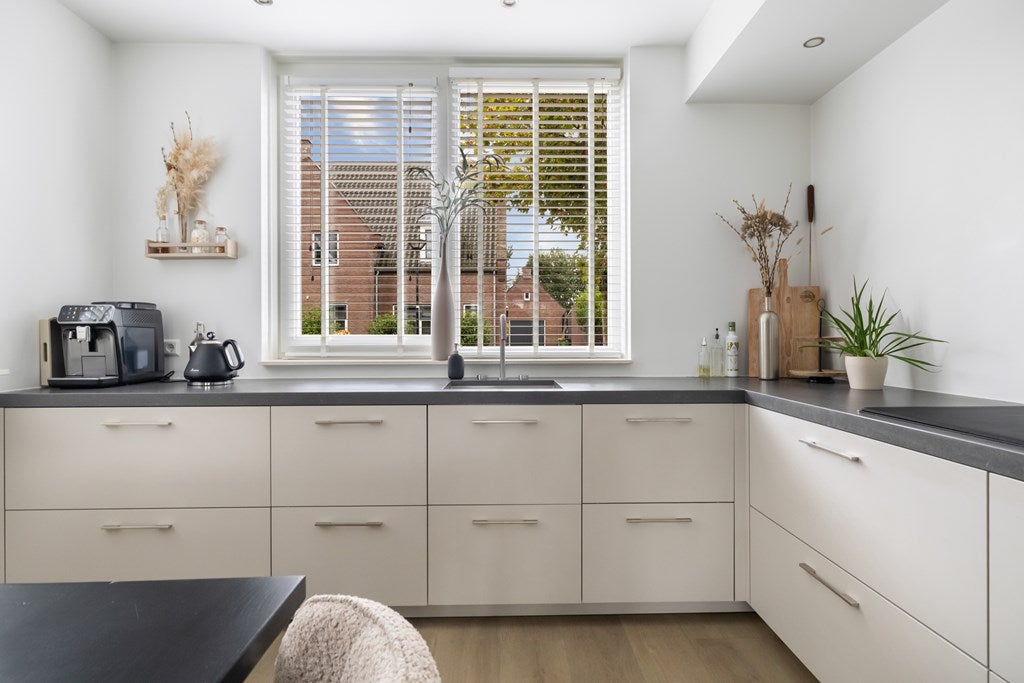 Tussenwoning te koop: Beekweide 86, Renswoude