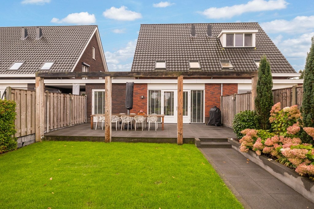 Tussenwoning te koop: Beekweide 86, Renswoude