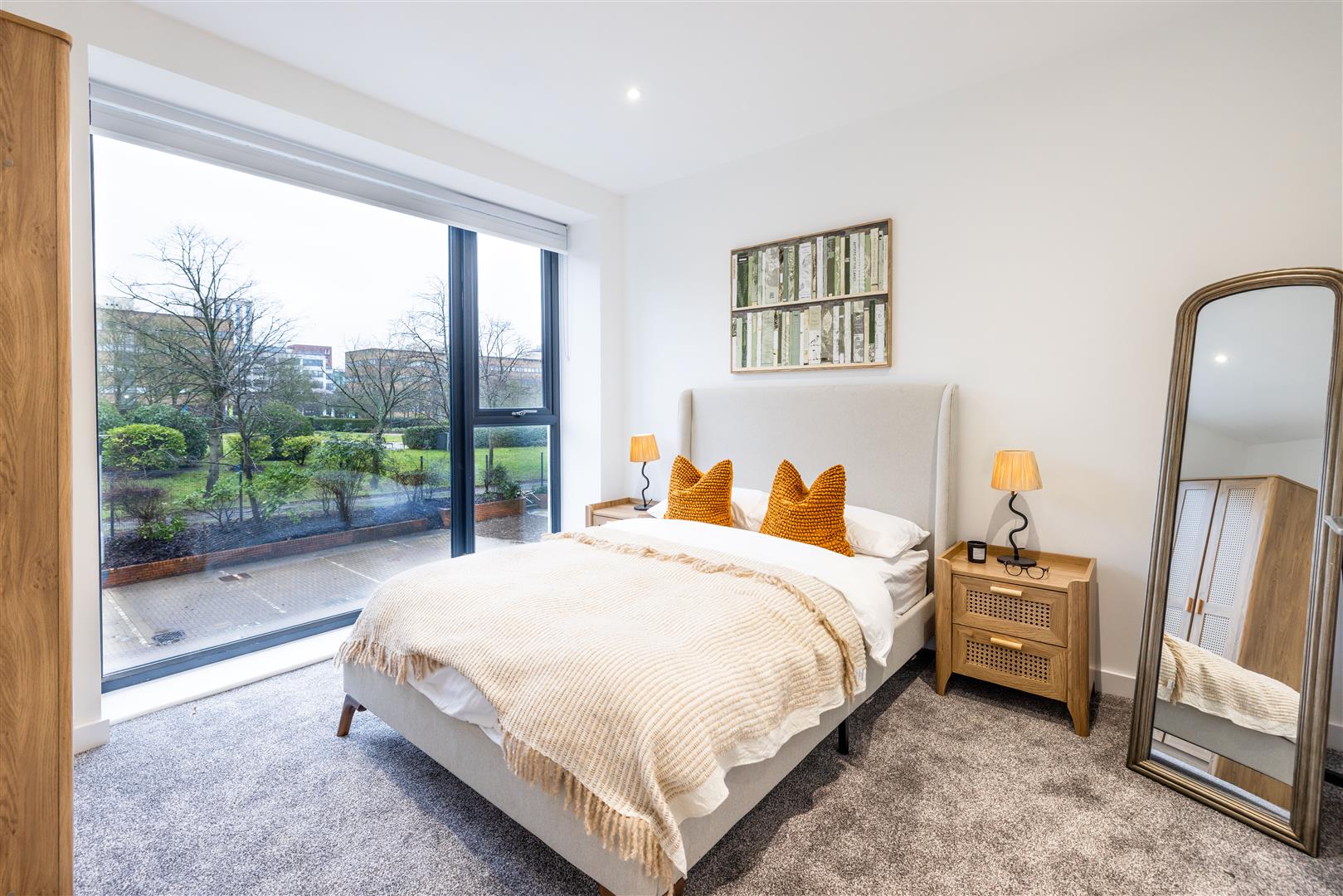 Flat Silbury Boulevard in Central Milton Keynes