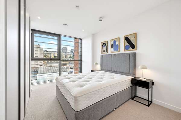 Flat Wandsworth Bridge Road in Greater London