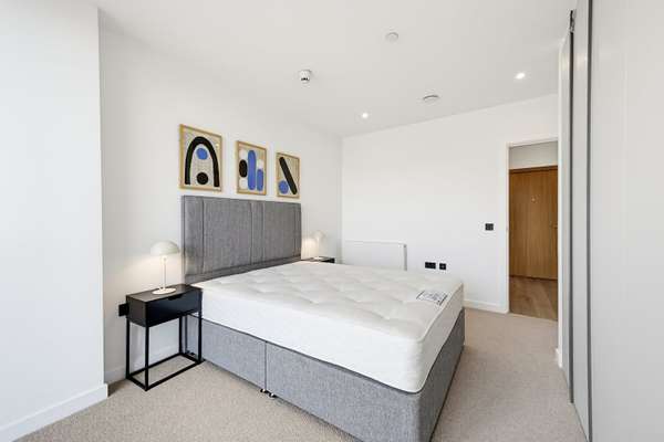 Flat Wandsworth Bridge Road in Greater London