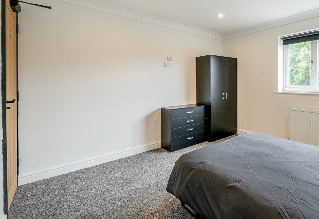 Flat Oaktree Close in Preston