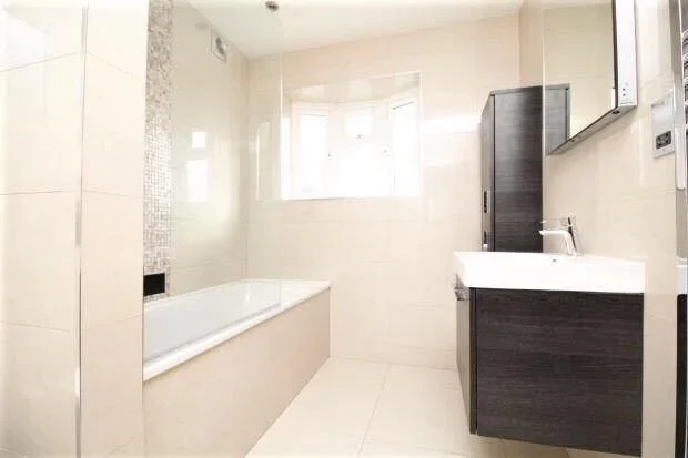 Room Kenilworth Road in Borough of Spelthorne