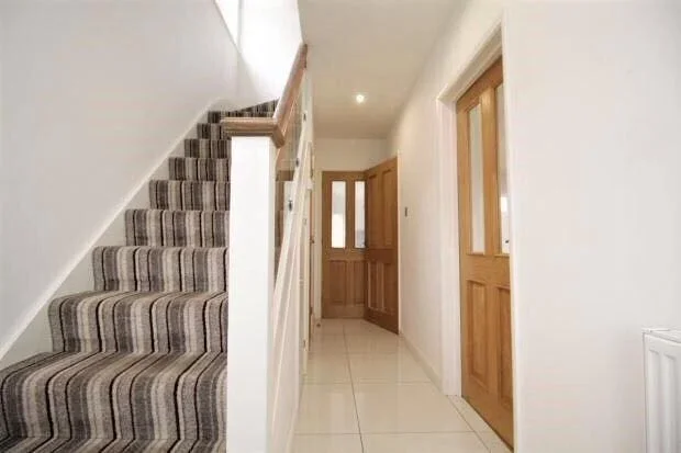Room Kenilworth Road in Borough of Spelthorne