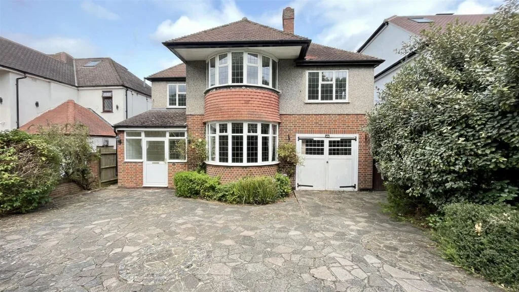 House Nonsuch Walk in Epsom