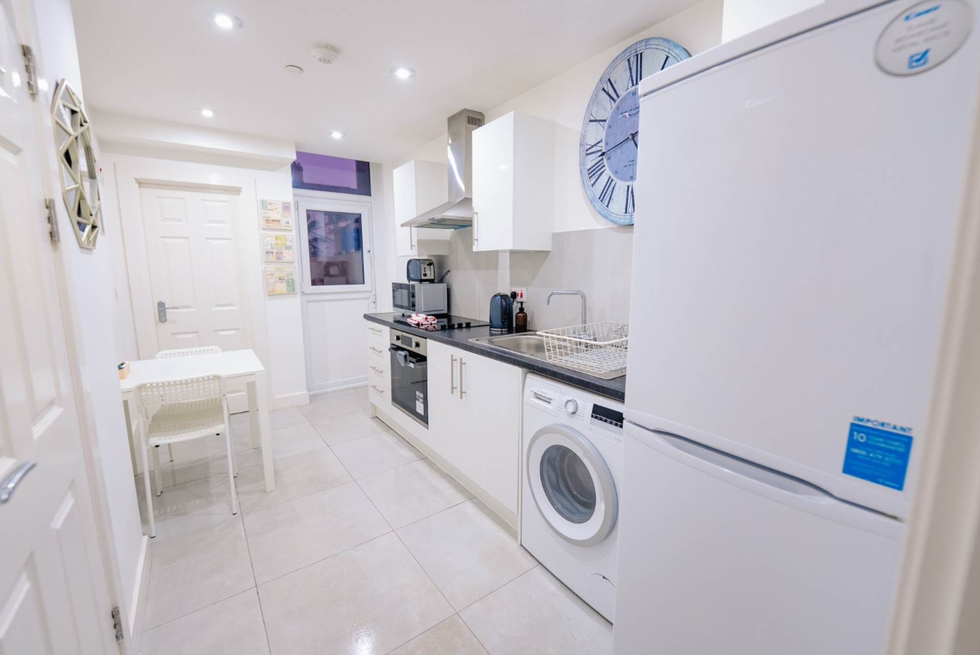 Flat Inverness Place in Cardiff