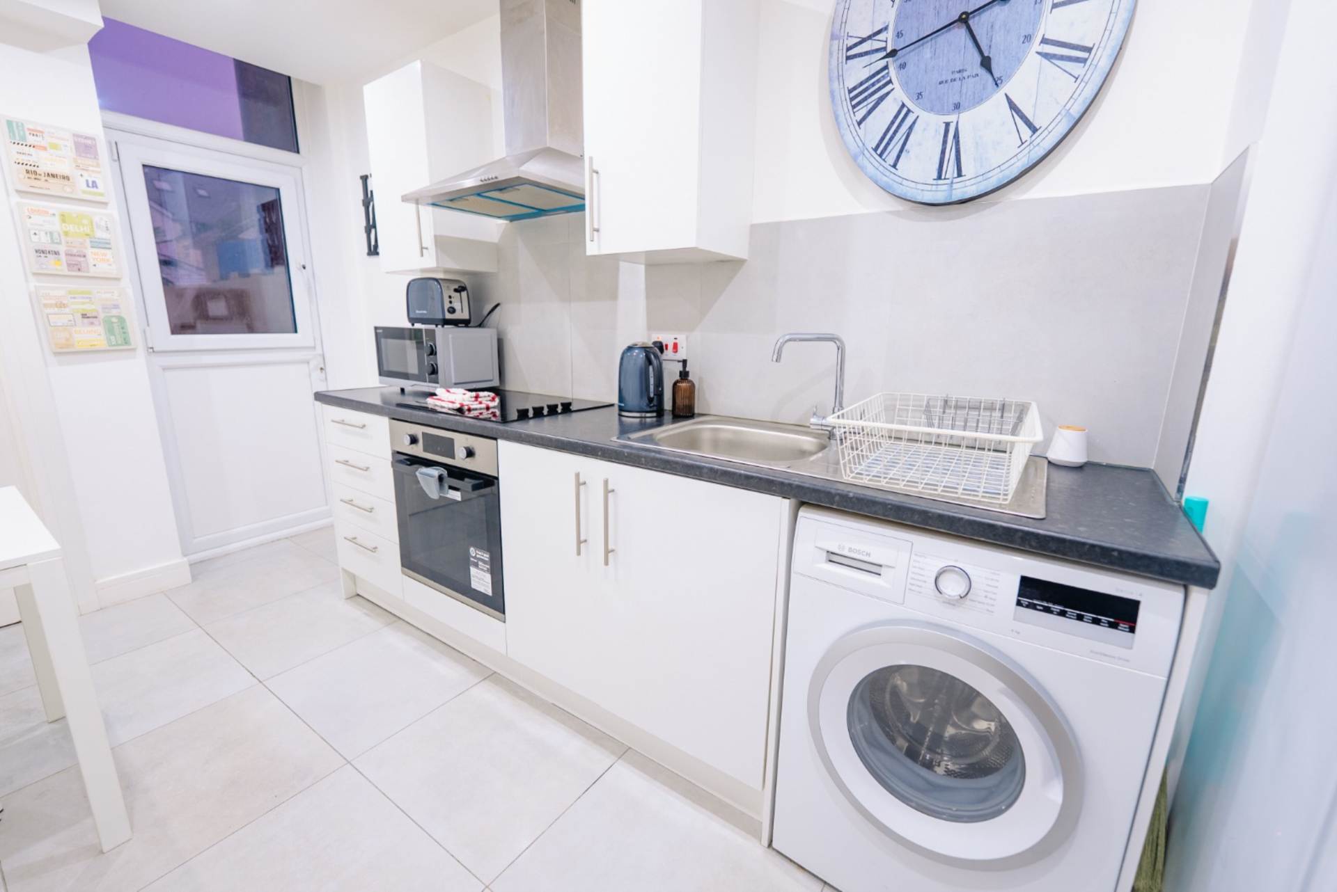 Flat Inverness Place in Cardiff