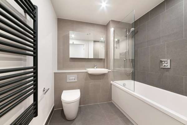 Flat Plaistow Road in Greater London