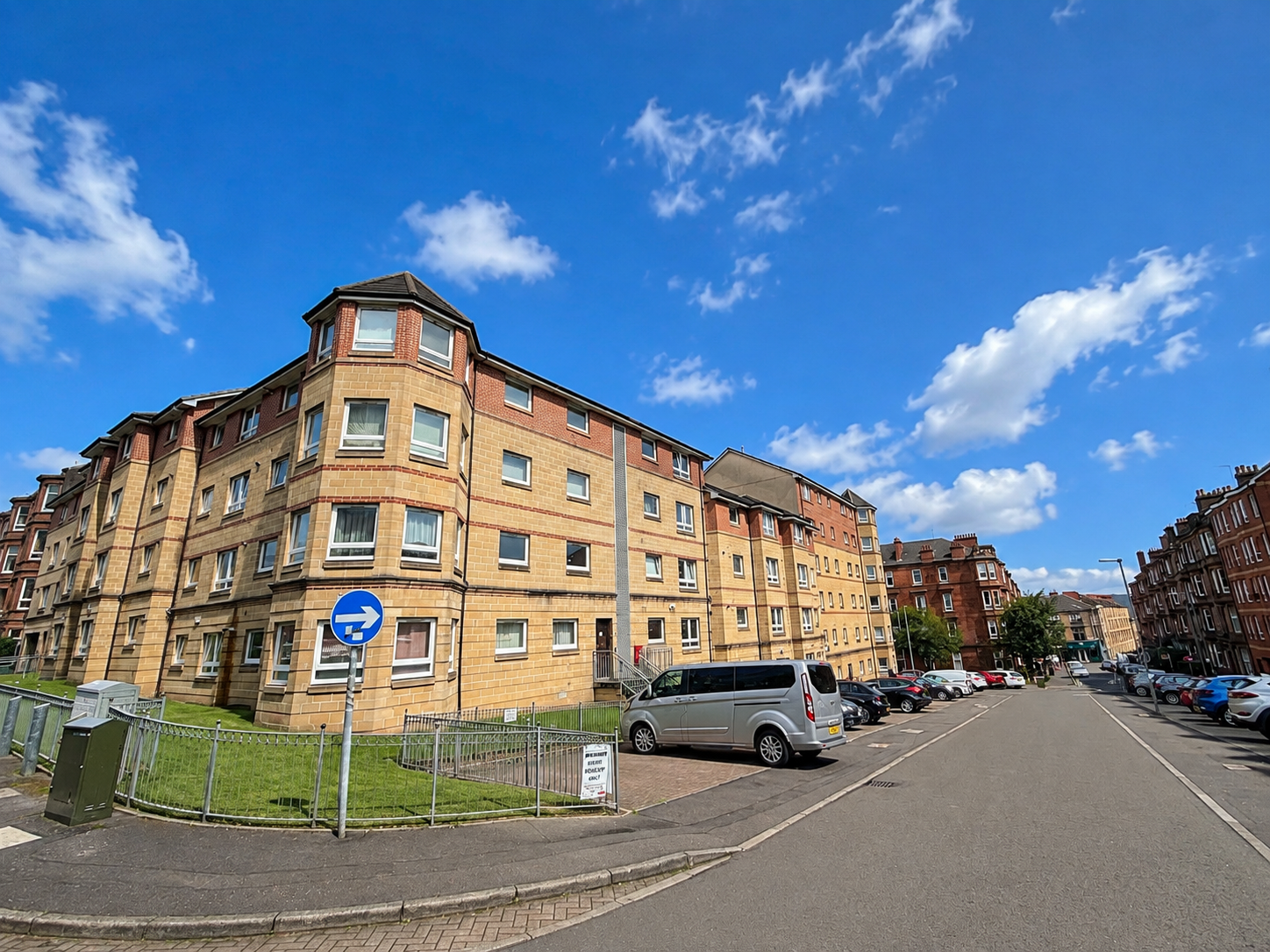 Flat Hillfoot Street in Glasgow