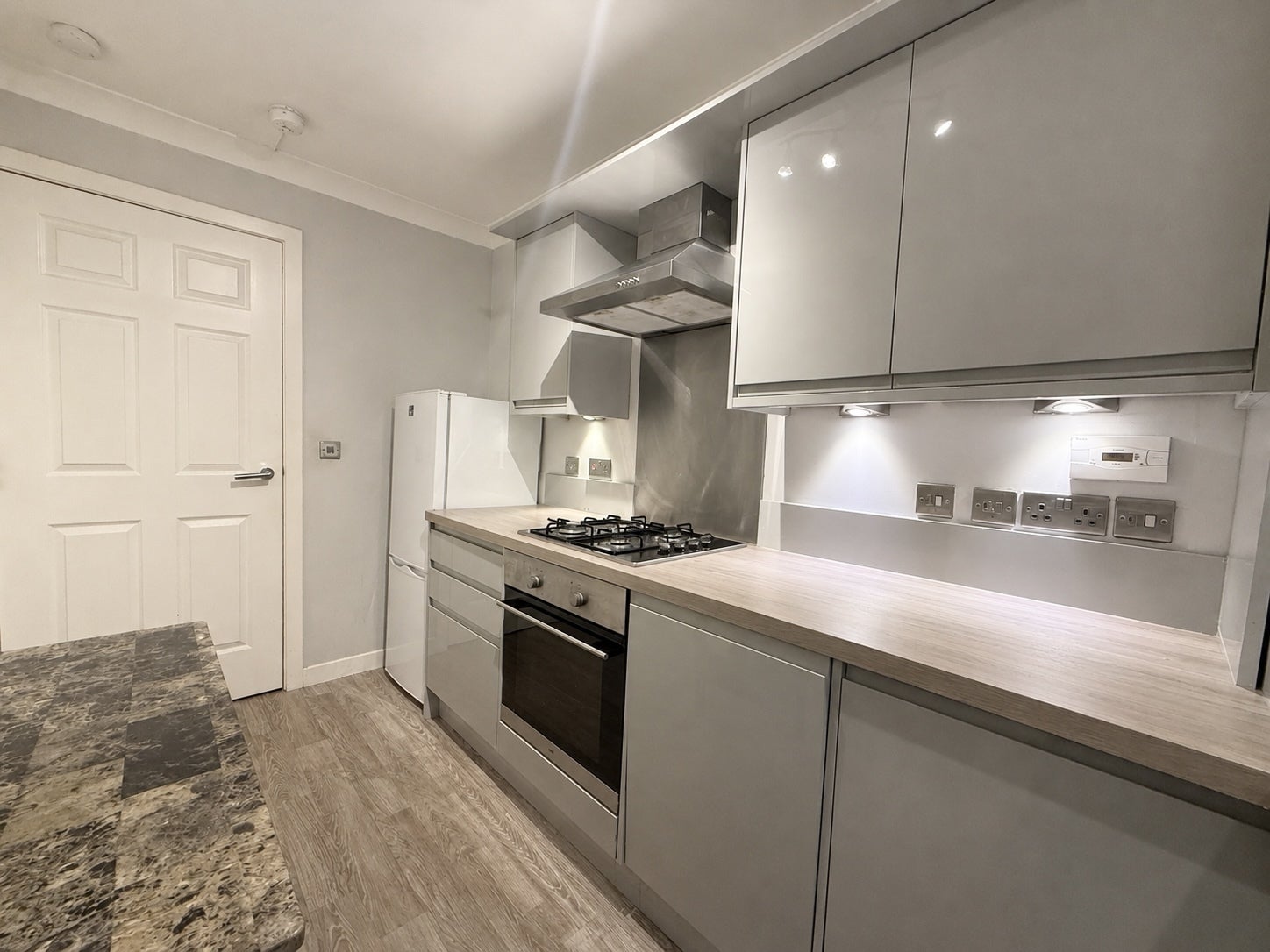 Flat Hillfoot Street in Glasgow