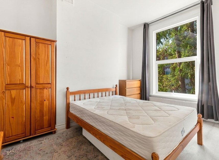 Flat Wilberforce Road in Greater London