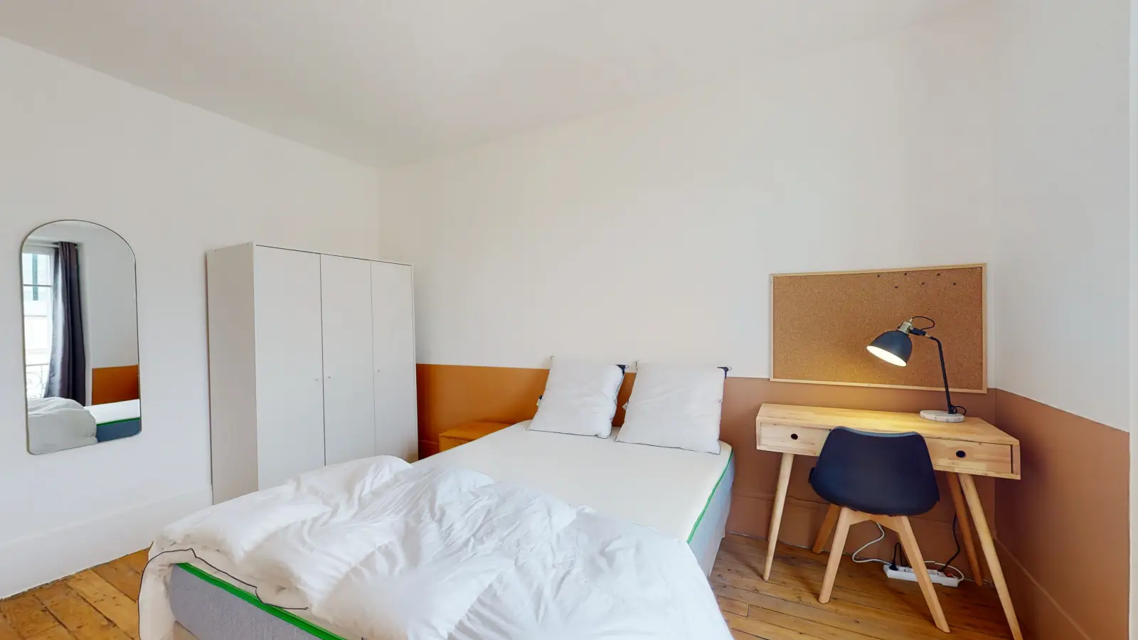 Room Avenue de Suffren in Paris