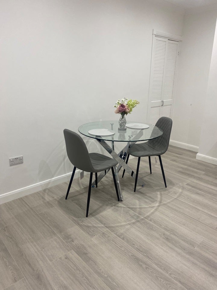 Room Corporation Road in Gillingham
