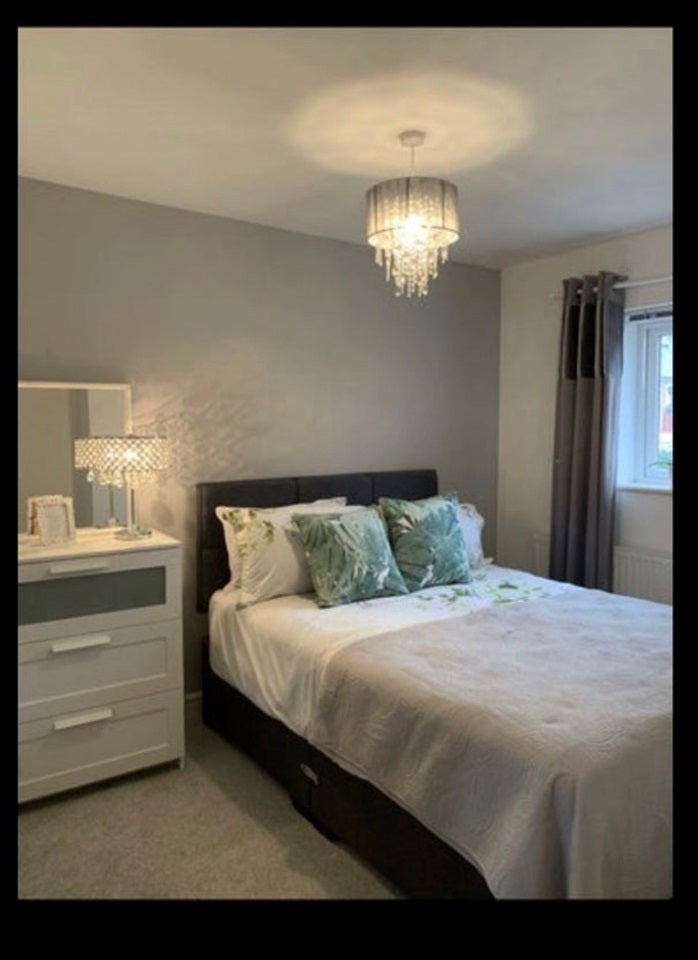 Room Leah Close in Metropolitan Borough of Solihull