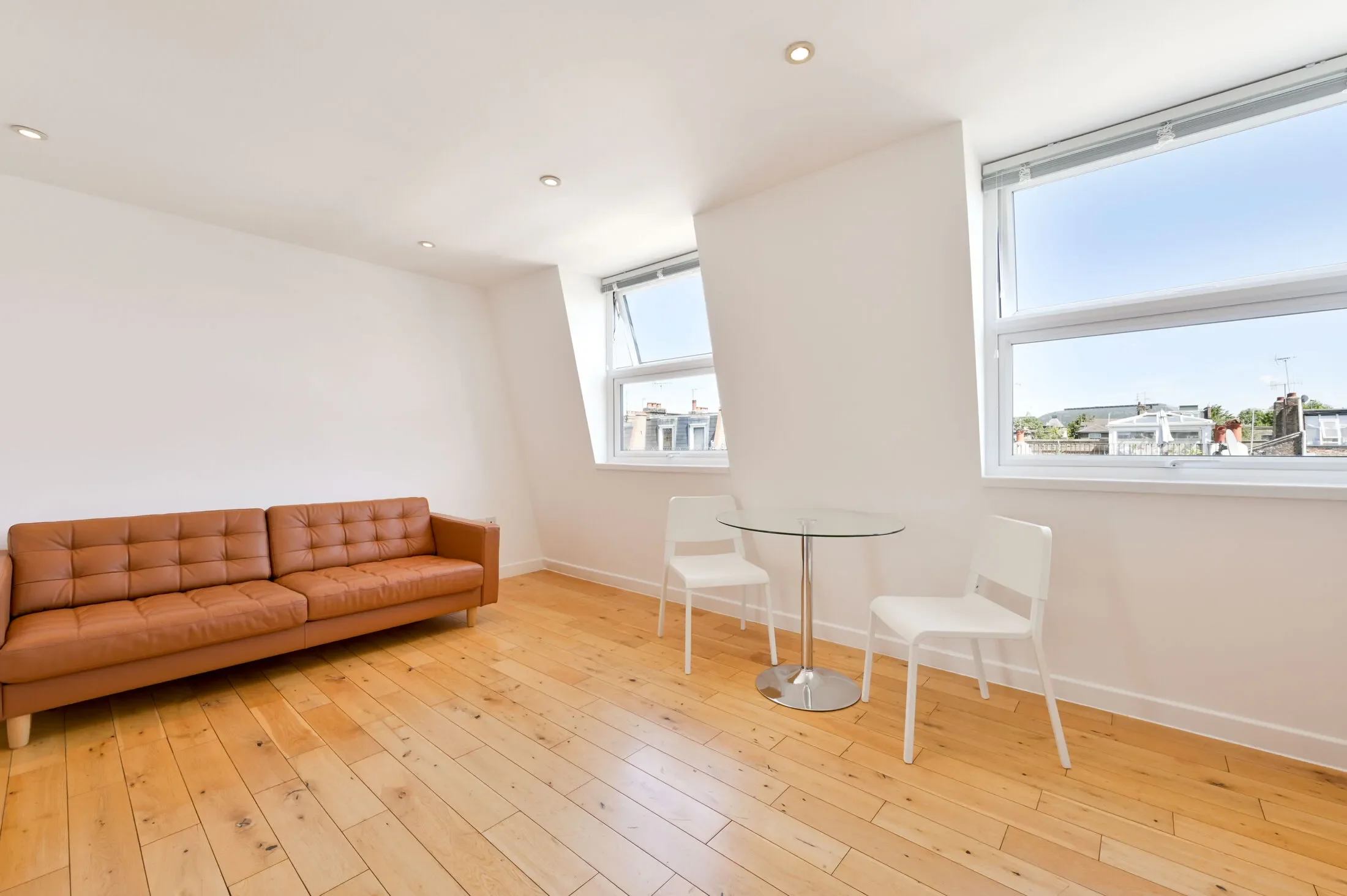 Flat Kilmarsh Road in Greater London