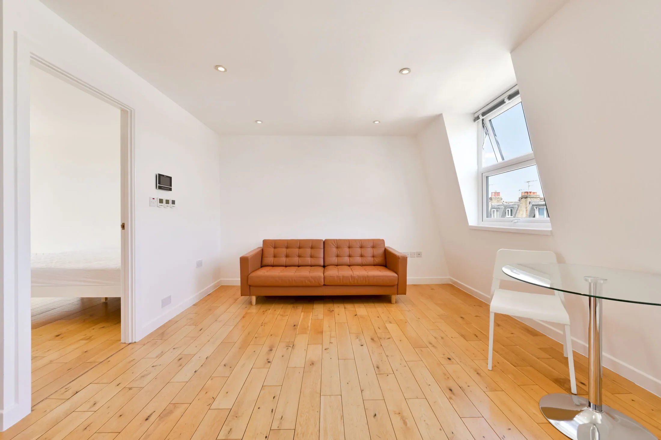 Flat Kilmarsh Road in Greater London
