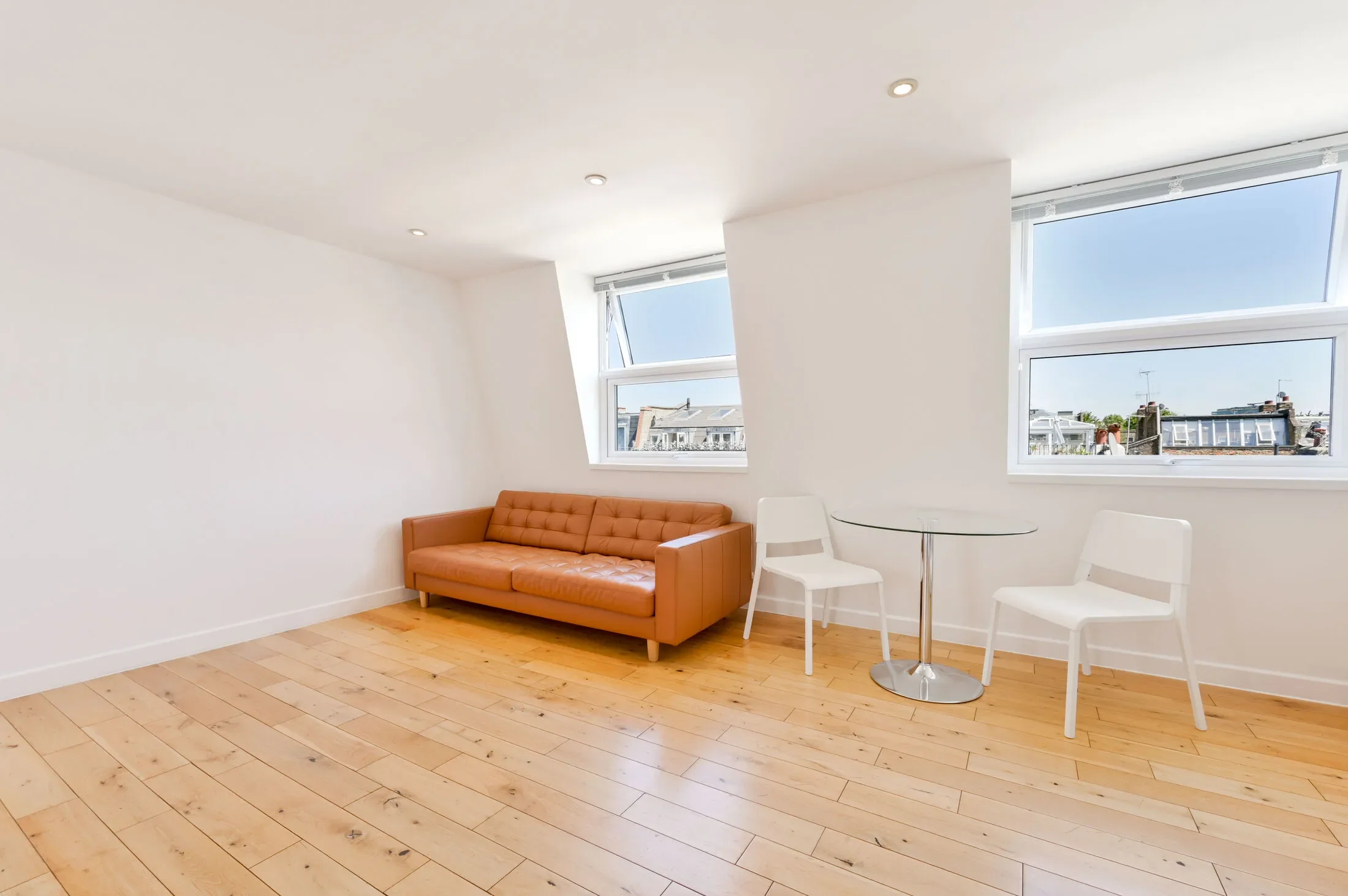 Flat Kilmarsh Road in Greater London