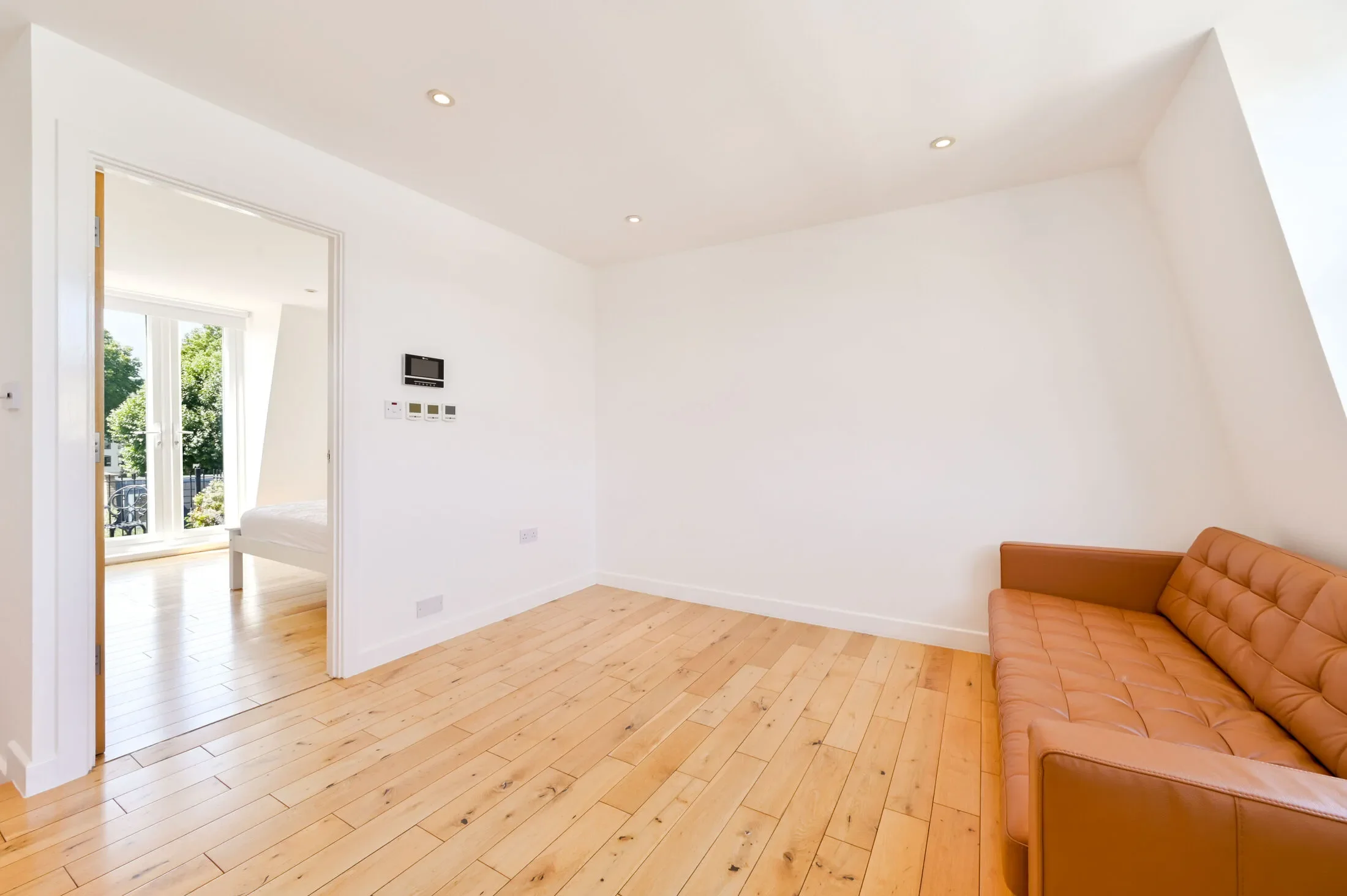 Flat Kilmarsh Road in Greater London