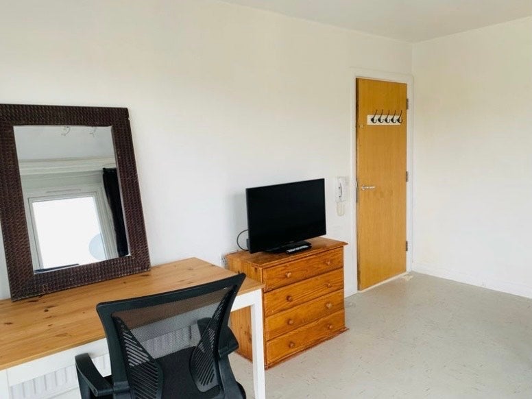 Room Medlar Street in Greater London