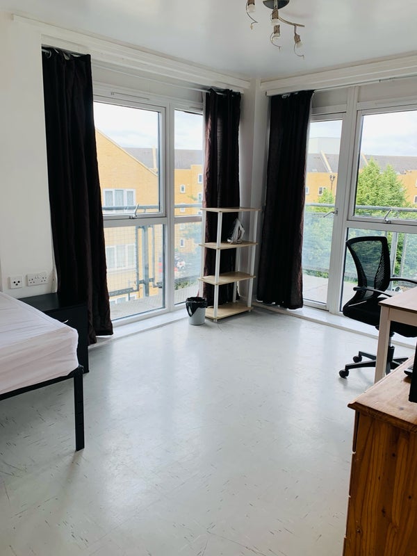 Room Medlar Street in Greater London