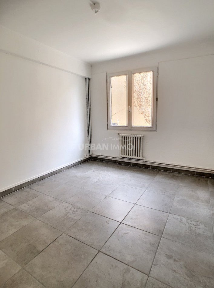 Flat Place Francis Ponge in Montpellier