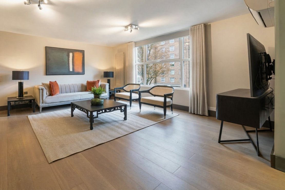 Flat Finchley Road in Greater London