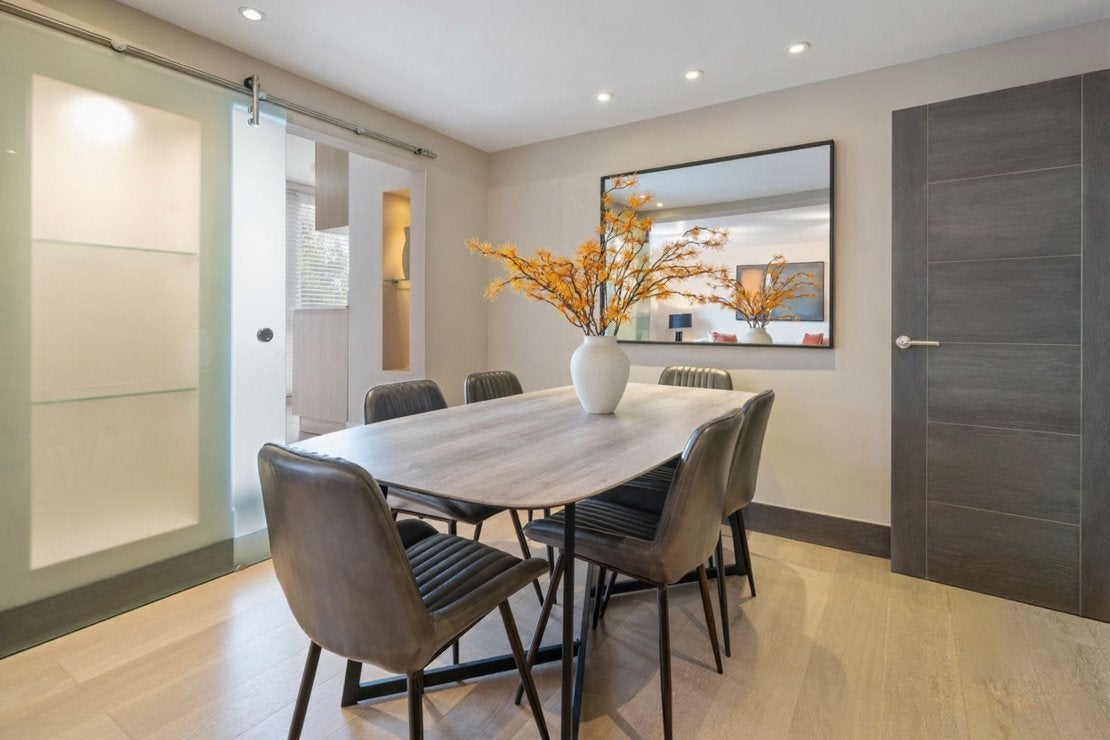 Flat Finchley Road in Greater London
