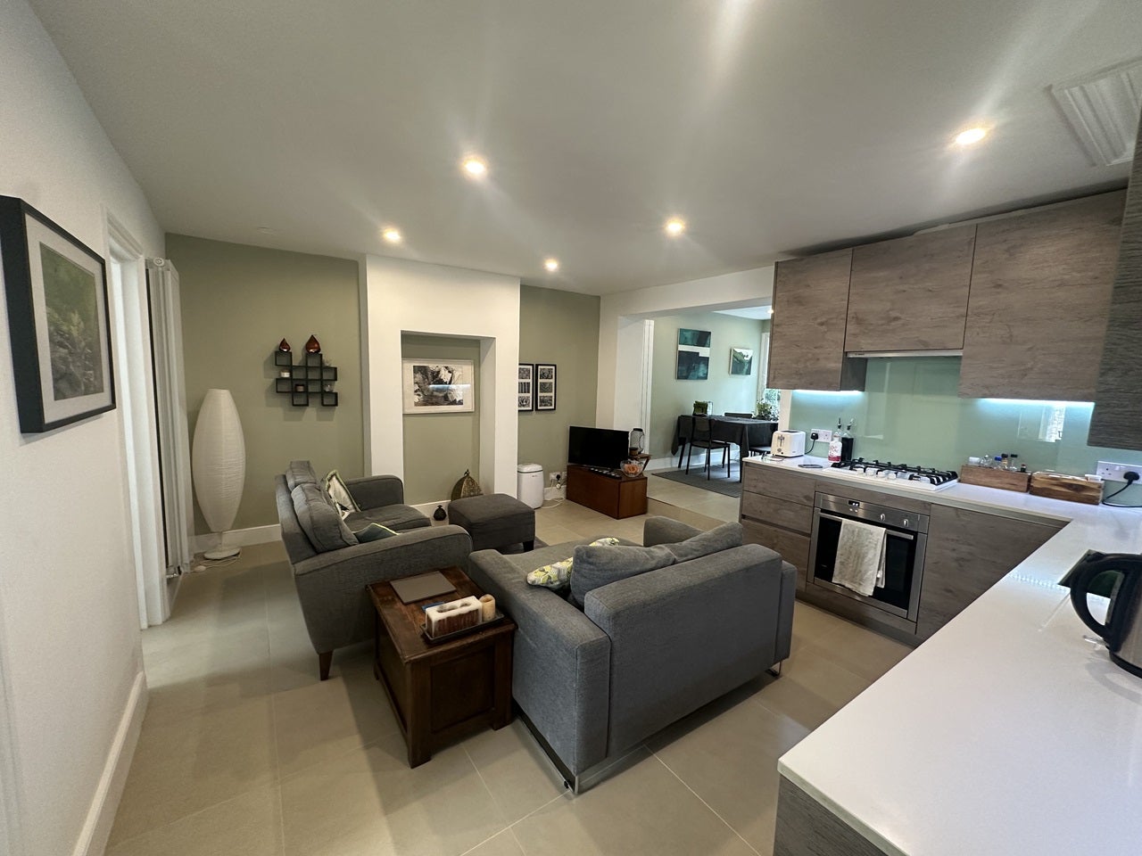 Flat Sudbourne Road in Greater London