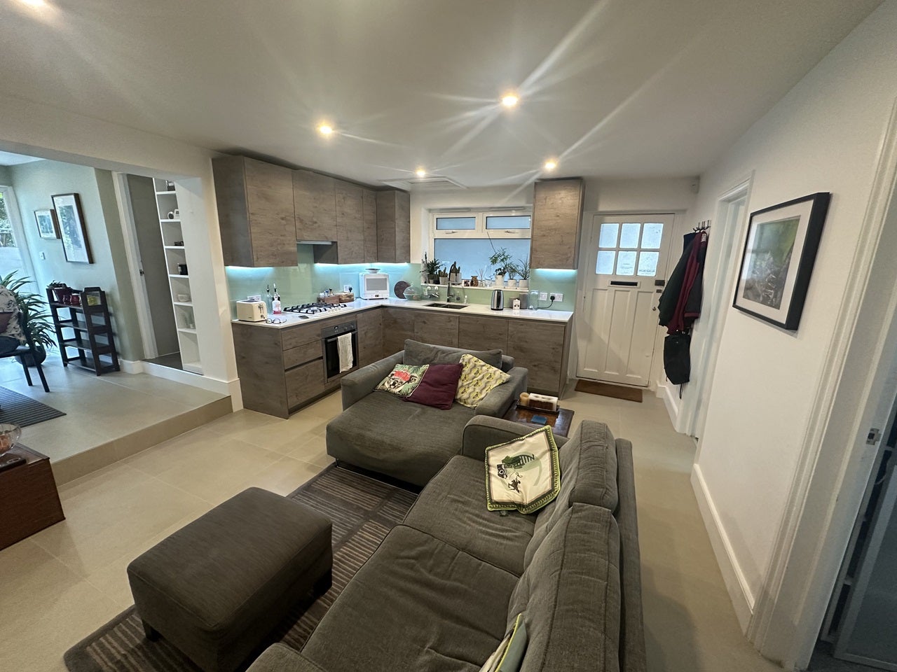 Flat Sudbourne Road in Greater London