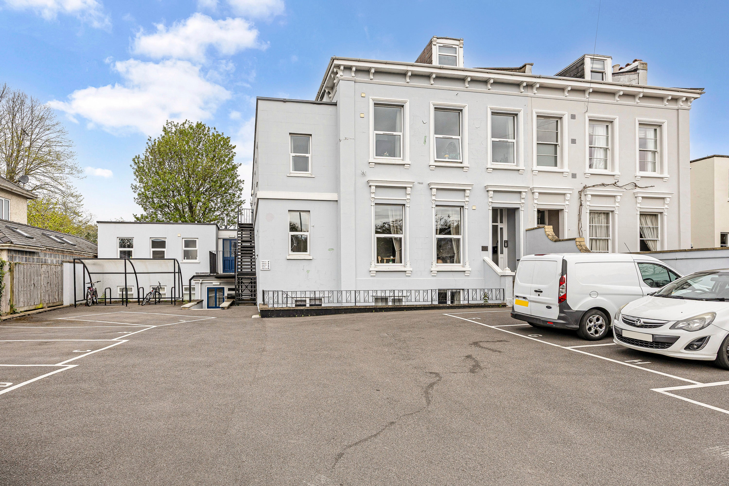 Flat Hales Road in Cheltenham