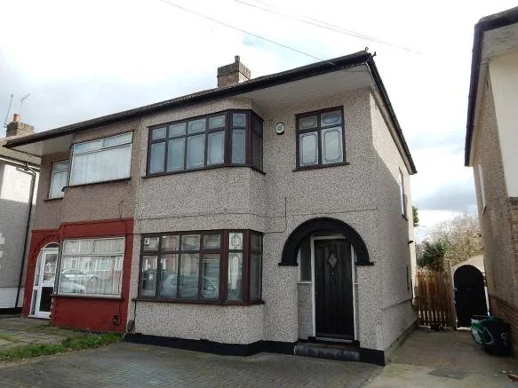 House Jarrow Road in Greater London