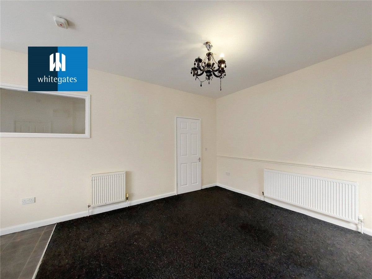 Flat Pontefract Road in Wakefield