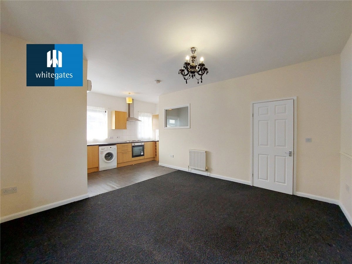 Flat Pontefract Road in Wakefield