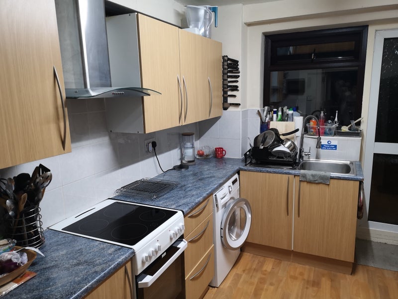 Room Lemna Road in Greater London