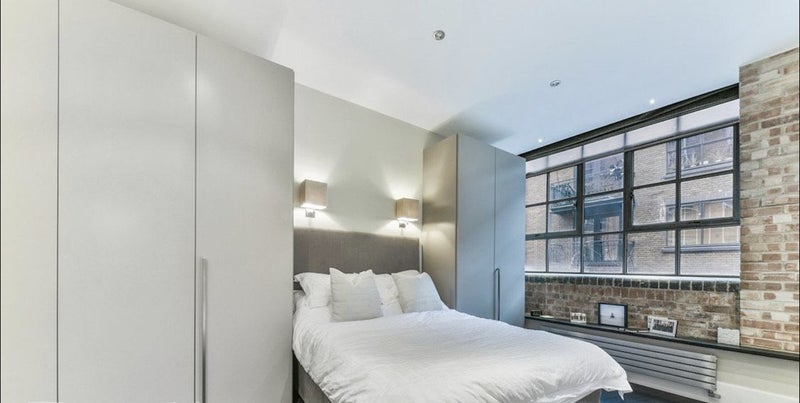 Room Boss Street in Greater London