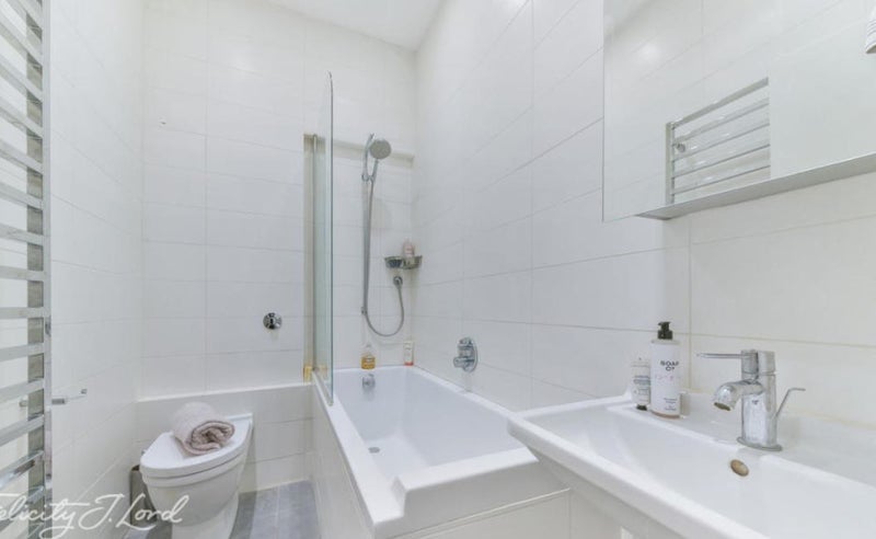Room Boss Street in Greater London