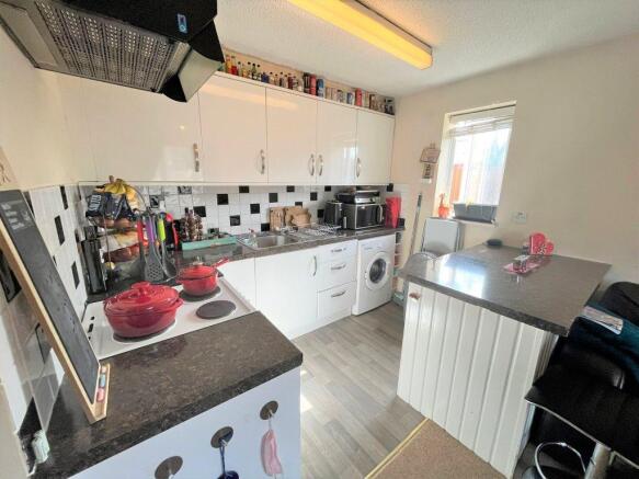 Flat Amber Court in Swindon