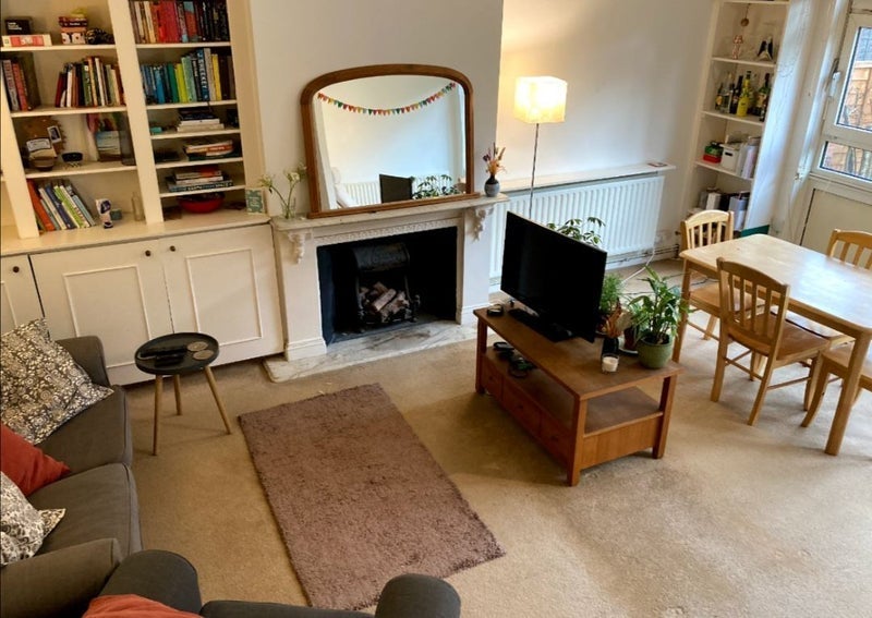 Room Searles Close in Greater London