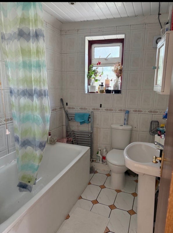 Room Ashmore Road in City of Westminster