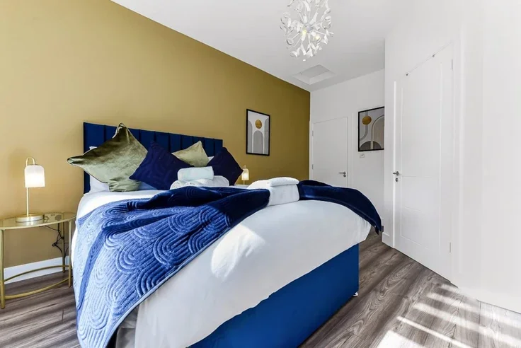 Flat Elder Avenue in Greater London