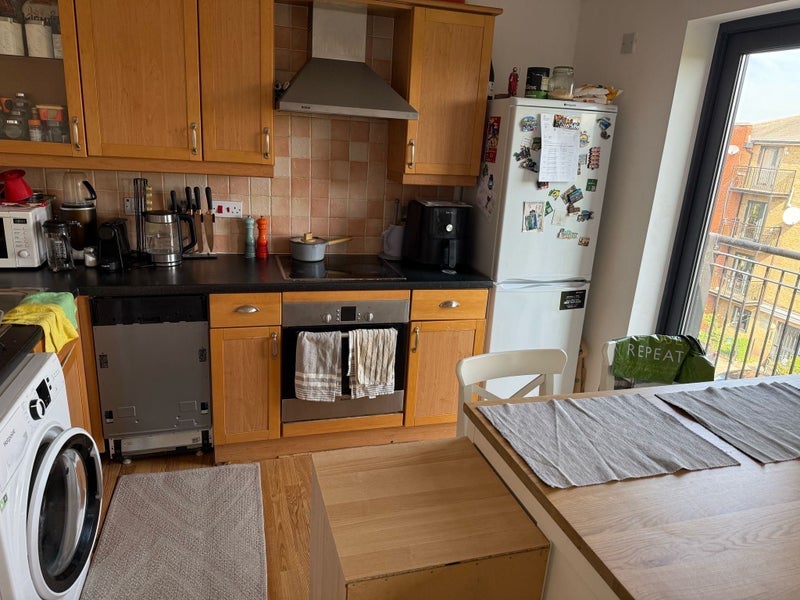 Room Hirst Crescent in Greater London