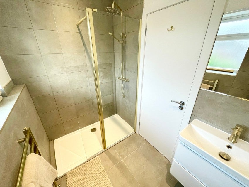 Flat Garden Close in Borough of Spelthorne