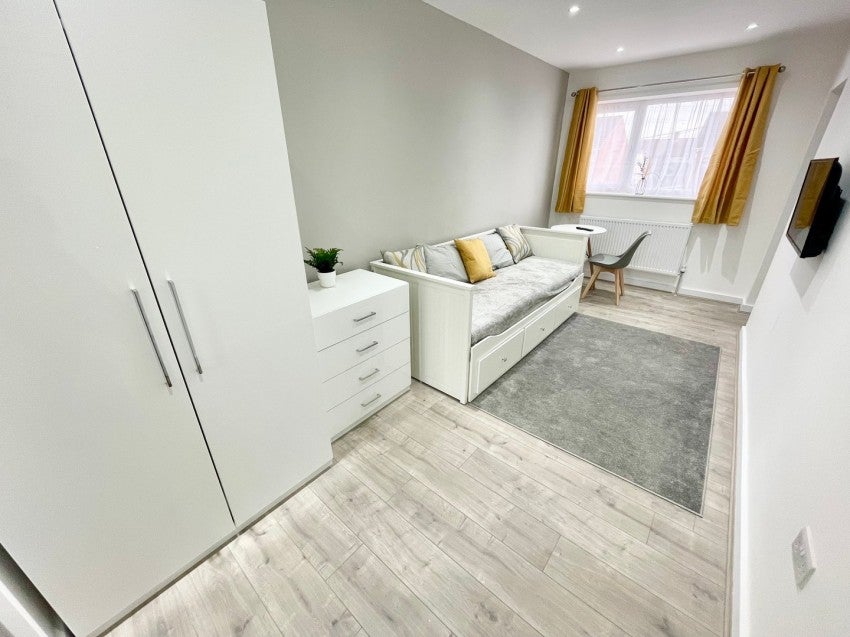 Flat Garden Close in Borough of Spelthorne