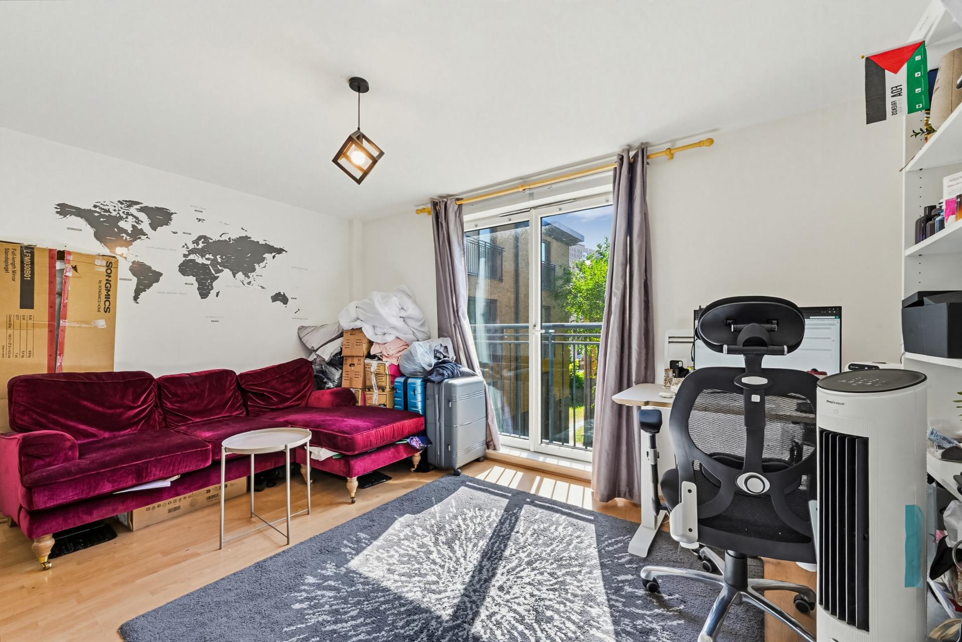 Flat Capulet Square in Greater London